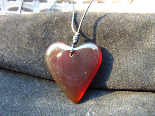 9 gr Heart Pendant Indonesian Red Amber for Healing 26Y133