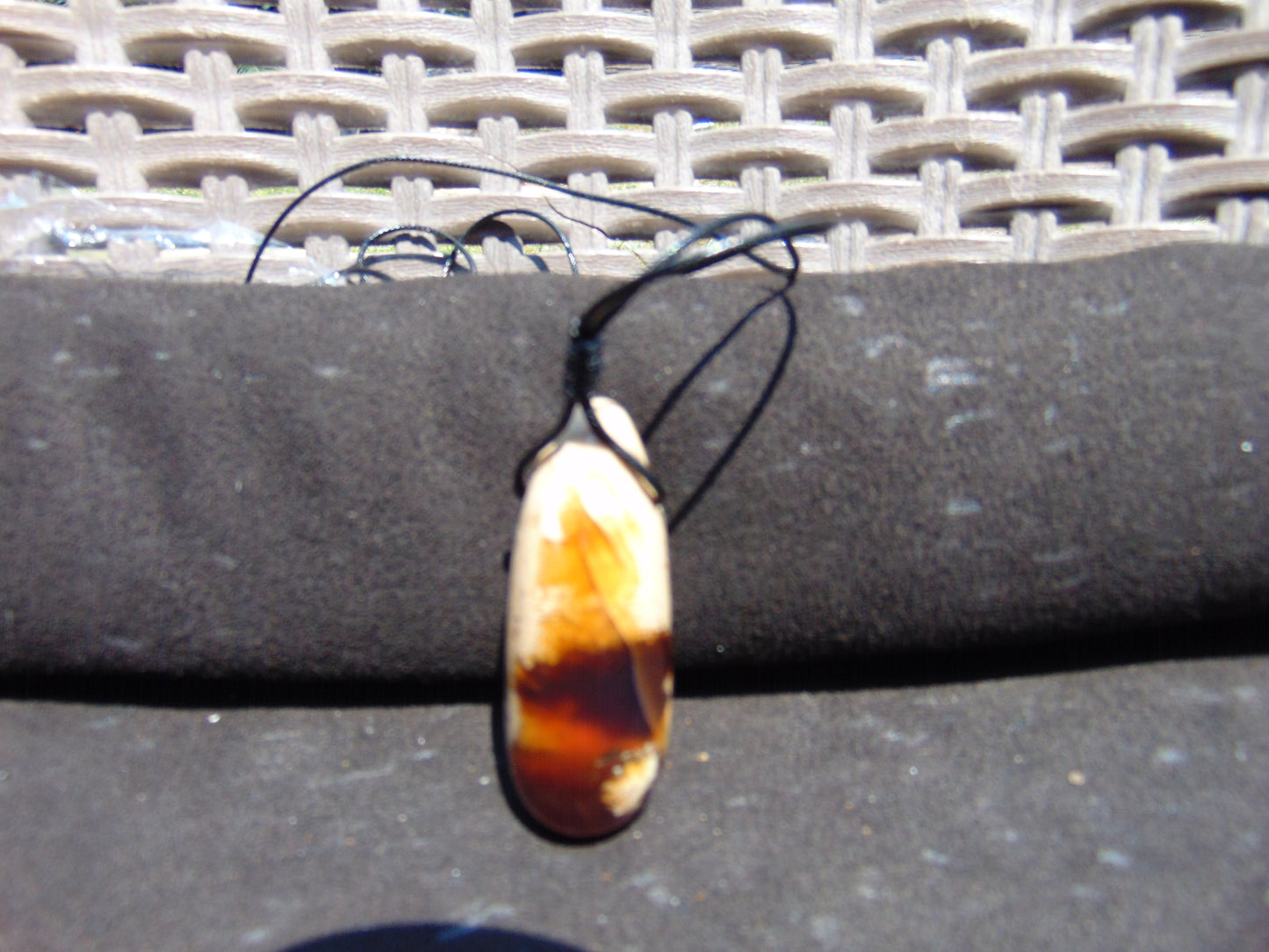 13 gr Teardrop Pendant Indonesian White Amber for Healing 25Y1