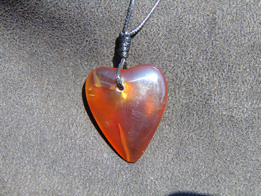 4 gr Heart Pendant Indonesian Amber for Healing 25A247
