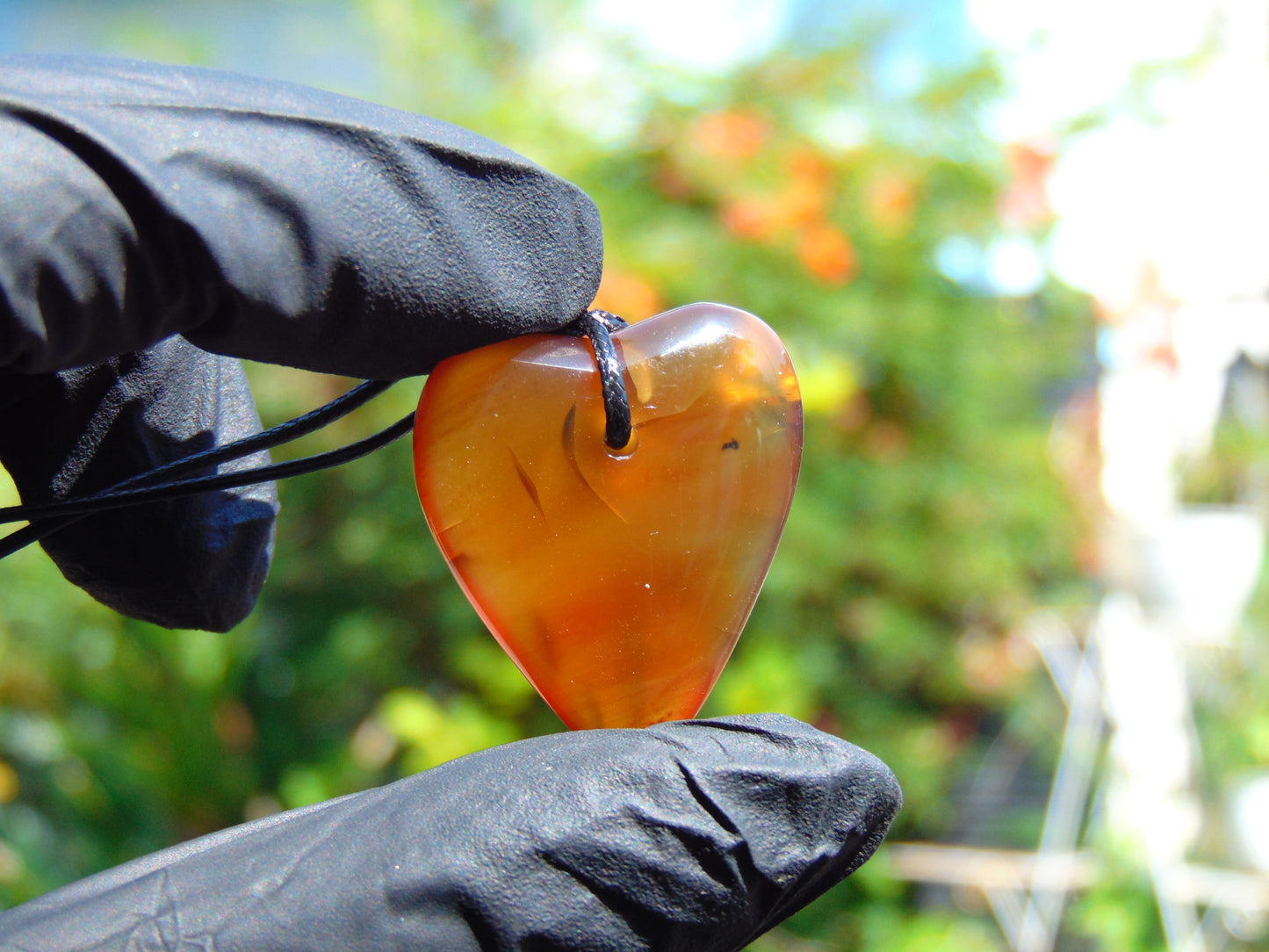 4 gr Heart Pendant Indonesian Amber for Healing 25A247