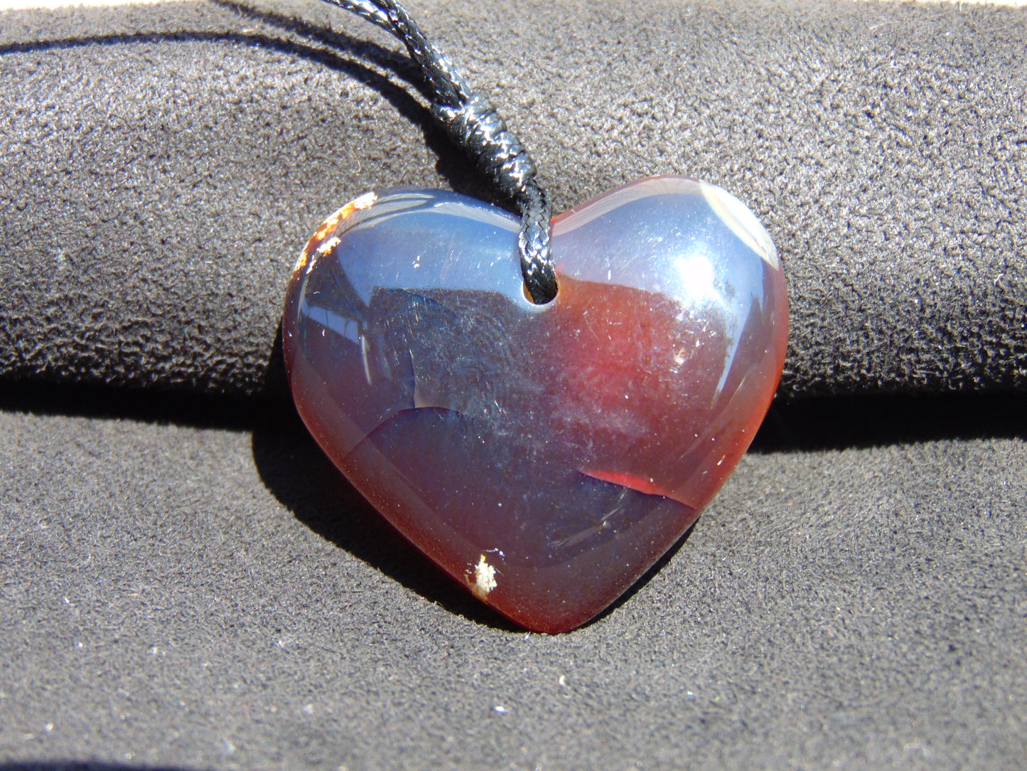 10 gr Heart Pendant Indonesian Blue Amber for Healing 25N211