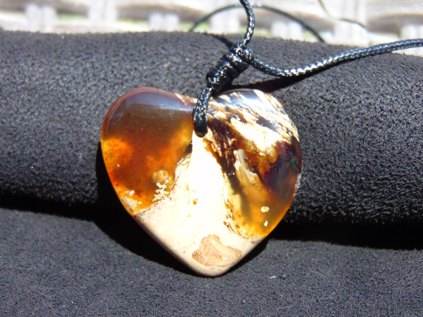 5 gr Heart Pendant Indonesian Amber for Healing 25N226
