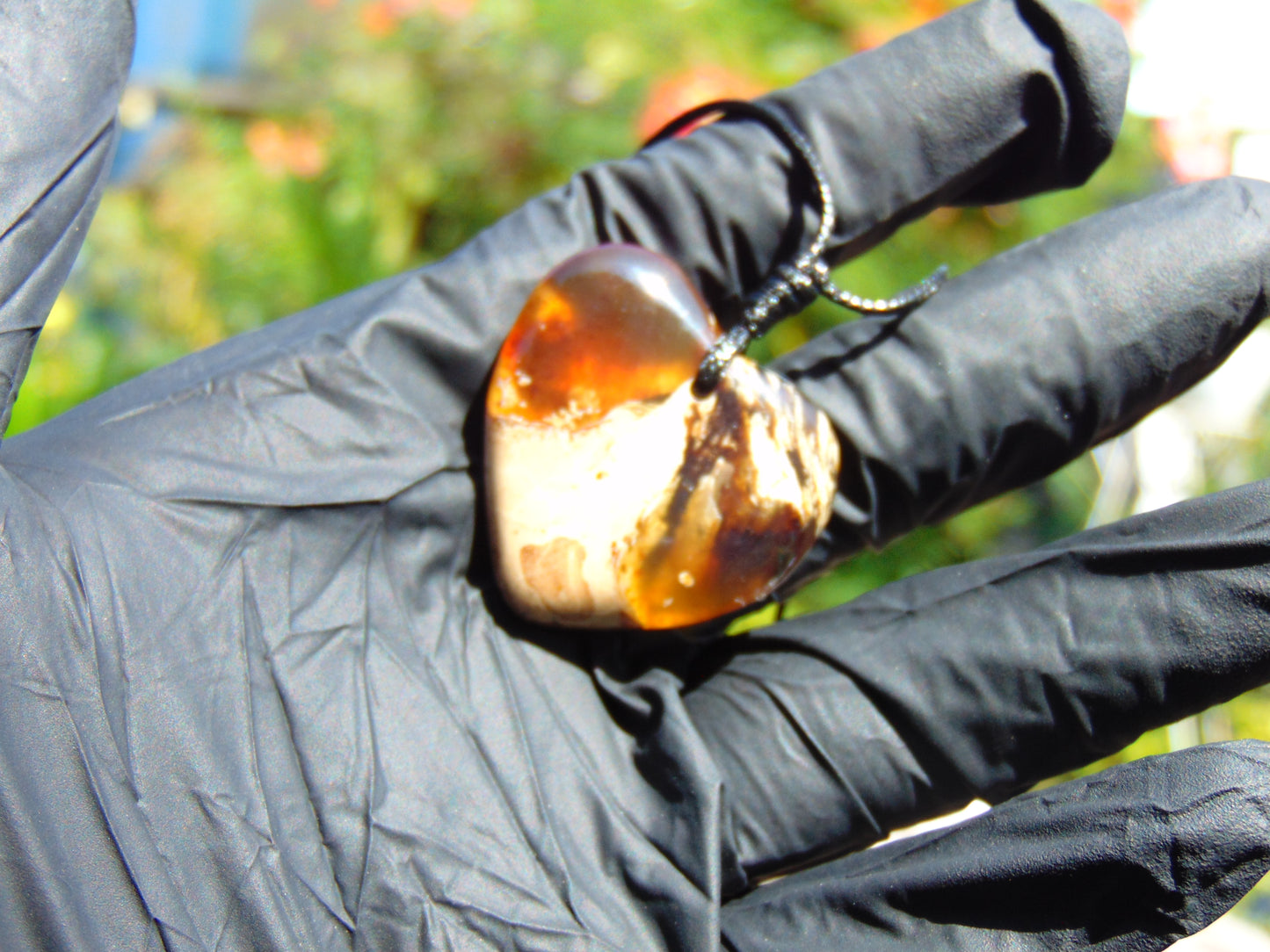 5 gr Heart Pendant Indonesian Amber for Healing 25N226