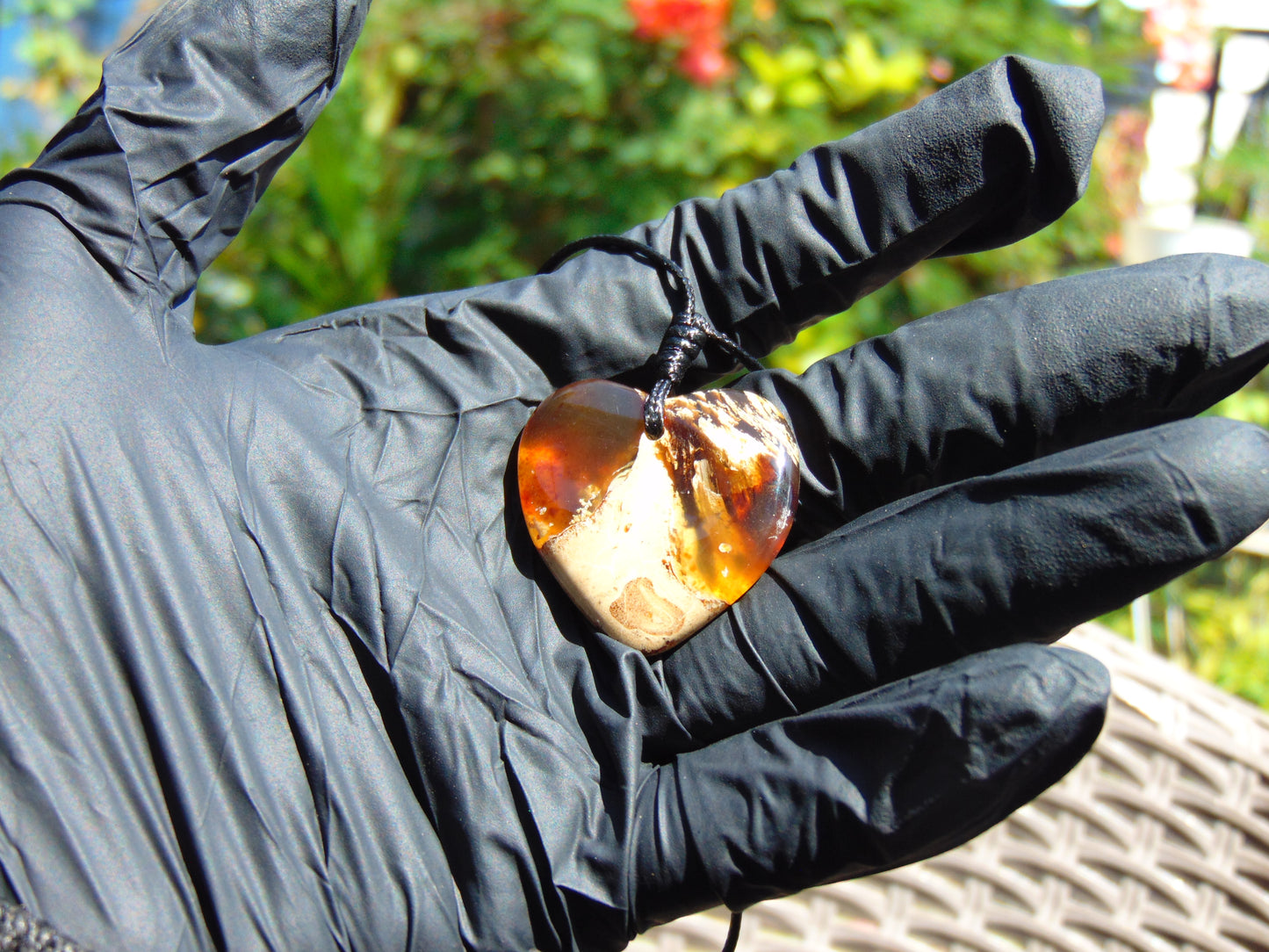 5 gr Heart Pendant Indonesian Amber for Healing 25N226