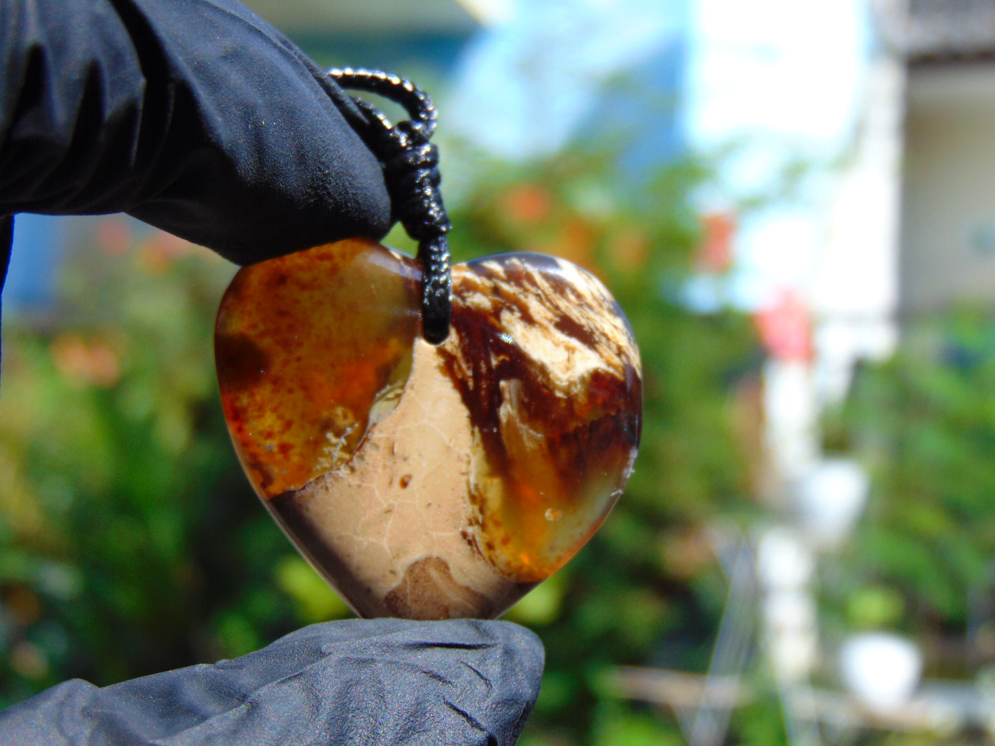 5 gr Heart Pendant Indonesian Amber for Healing 25N226