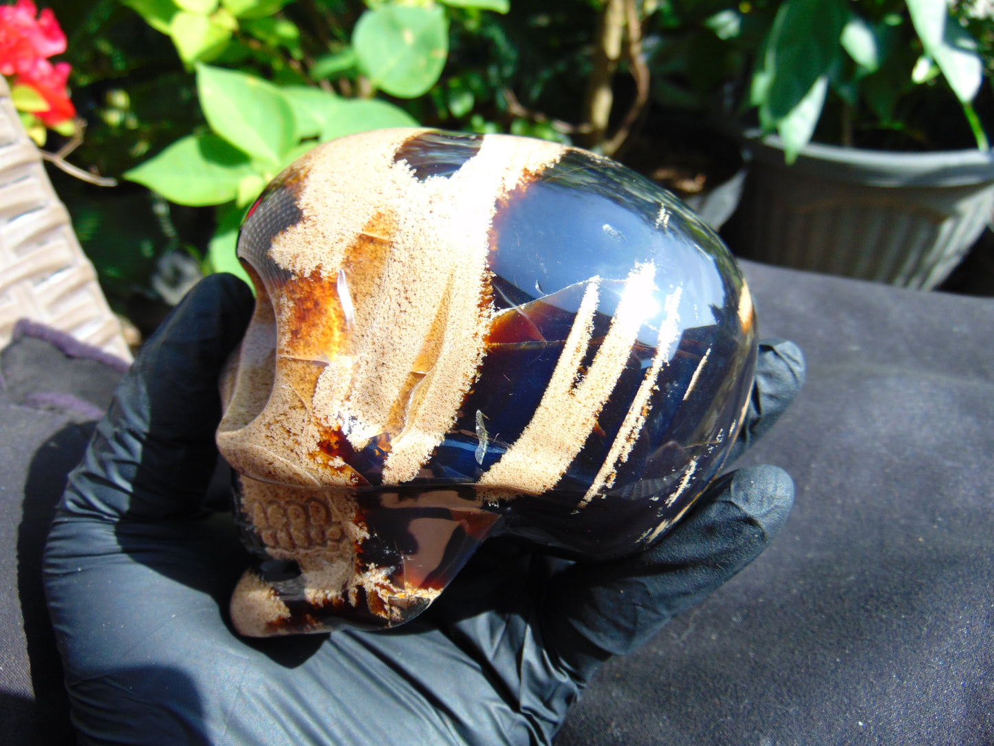 325 grams Skull Carving Indonesian Sumatran Blue White Amber for healing  94x68 mm AJT101