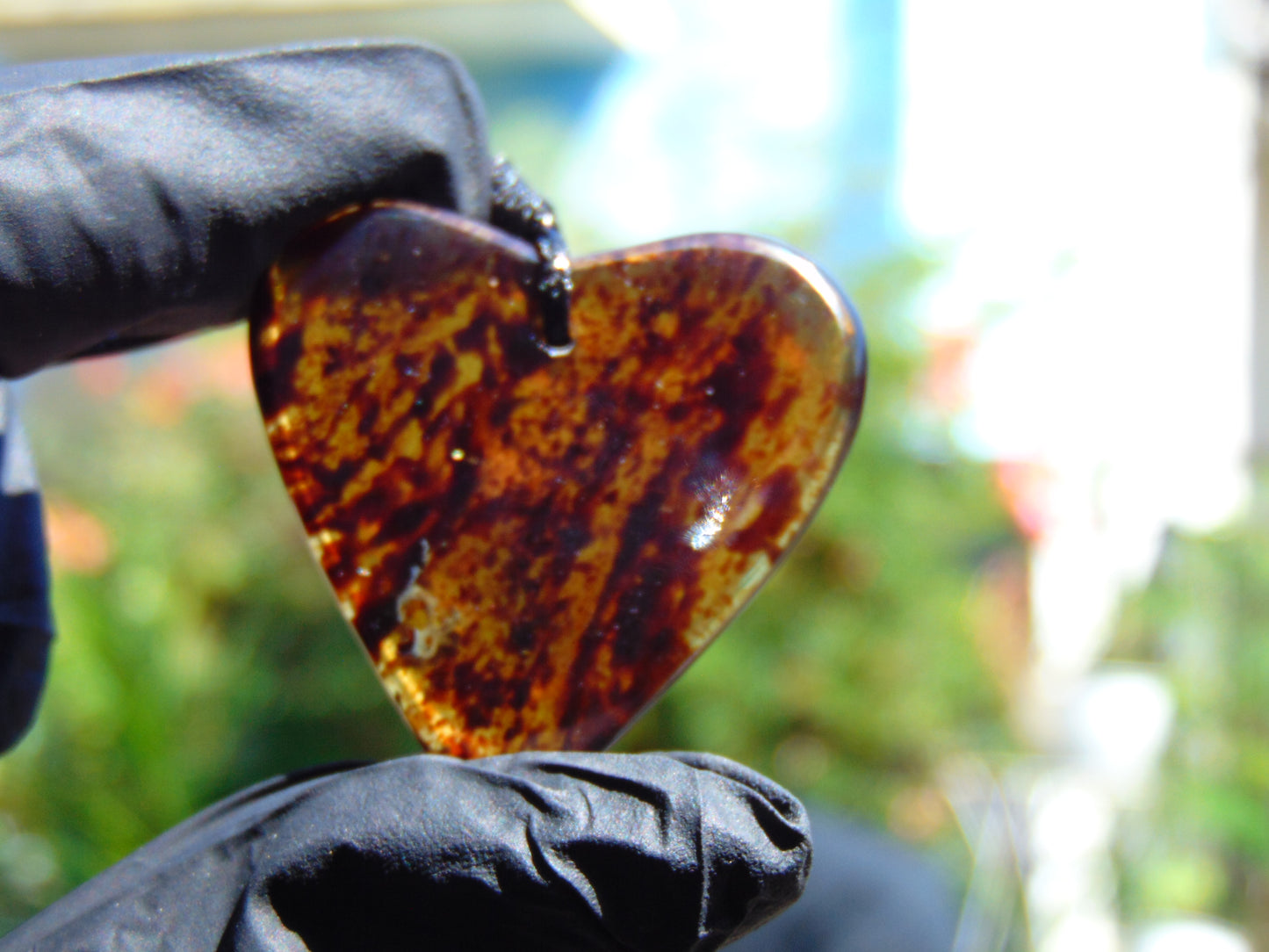 5 gr Heart Pendant Indonesian Blue Amber for Healing 25A266