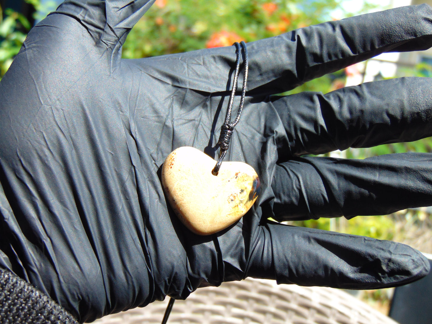 5 gr Heart Pendant Indonesian white Amber for Healing 25A244