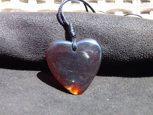 4 gr Heart Pendant Indonesian Amber for Healing 25N235
