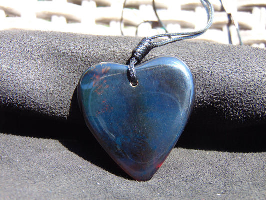 7 gr Heart Pendant Indonesian Blue Amber for Healing 25A274