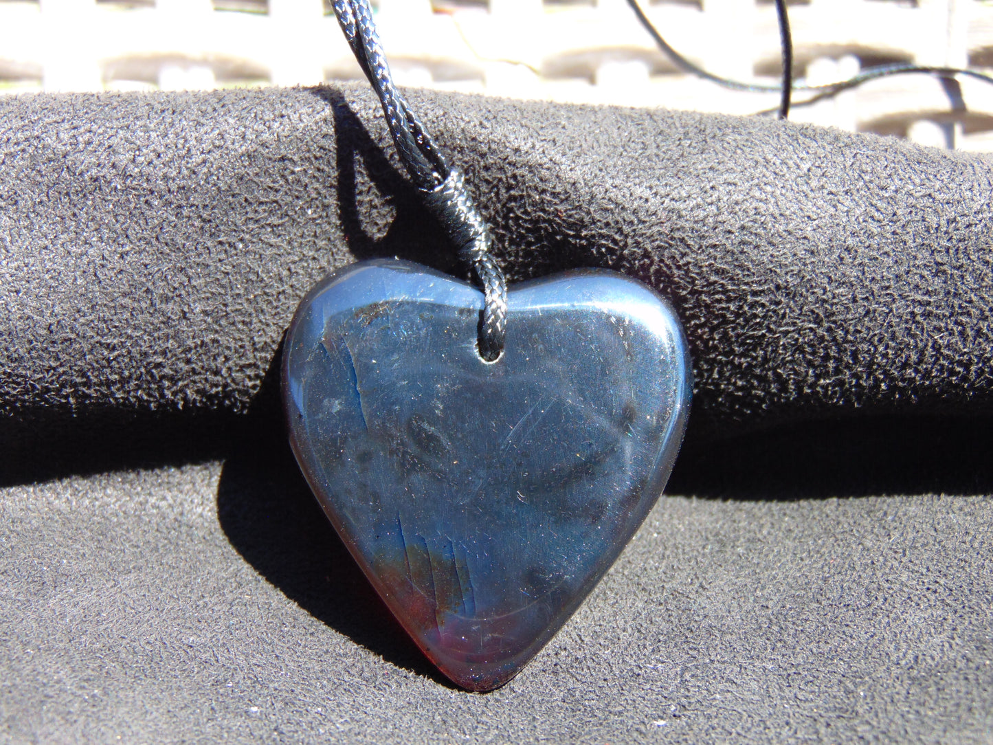 7 gr Heart Pendant Indonesian Blue Amber for Healing 25A274