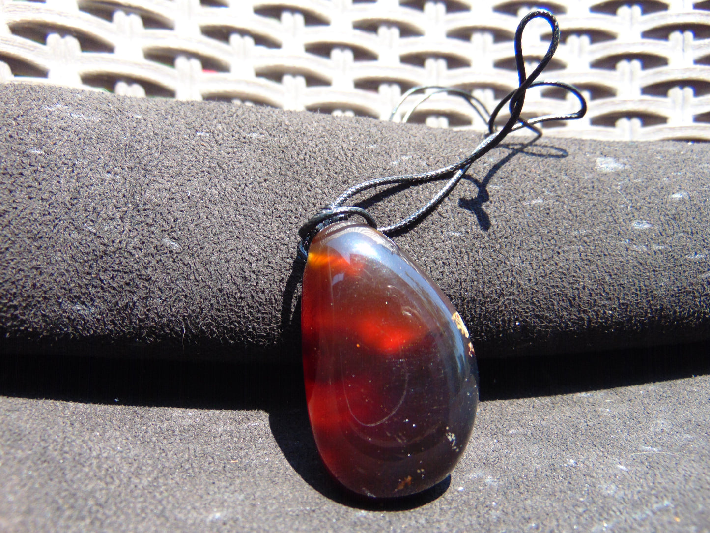 13 gr  Pendant Indonesian Amber for Healing A83