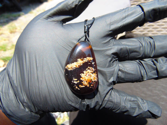 13 gr  Pendant Indonesian Amber for Healing A83