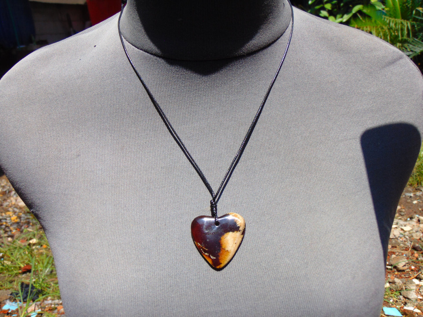 3 gr Heart Pendant Indonesian Amber for Healing 25N224