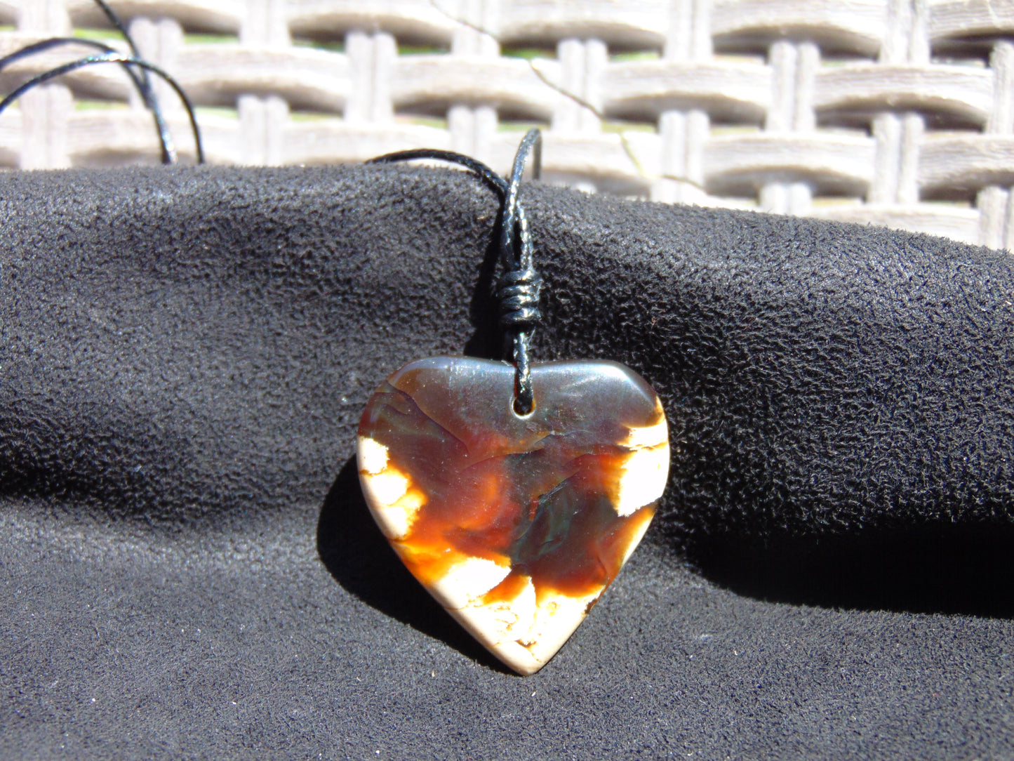 5 gr Heart Pendant Indonesian Amber for Healing 25Y196