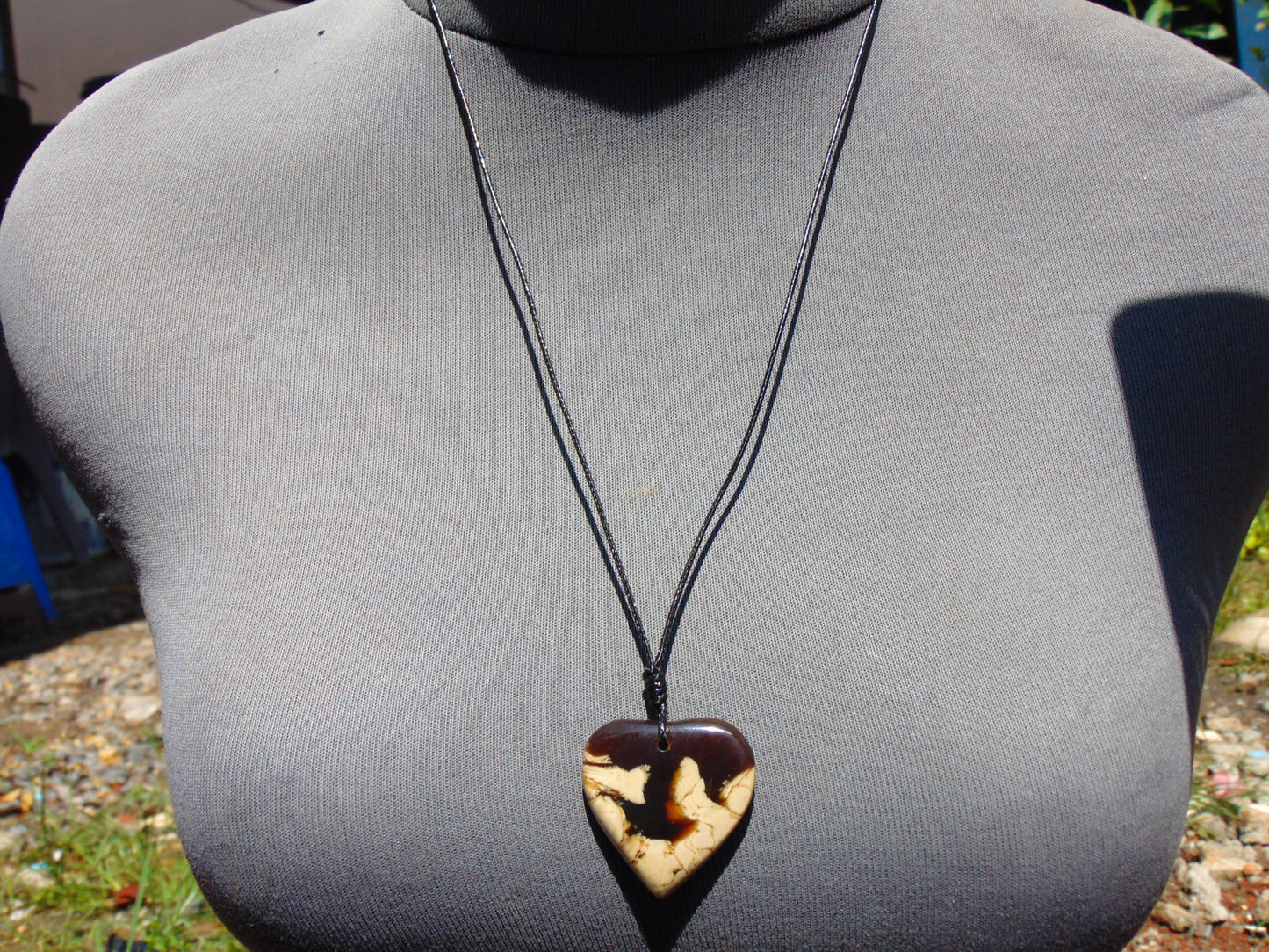 5 gr Heart Pendant Indonesian Amber for Healing 25Y196