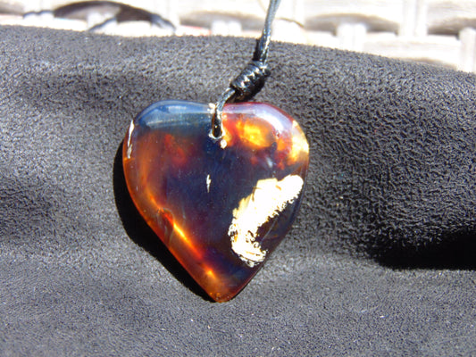 7 gr Heart Pendant Indonesian Blue Amber for Healing 25Y193