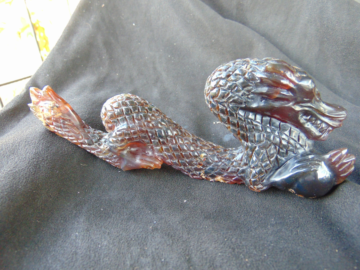 179 gram Dragon carving 3D 20x5.1x8 cm Indonesian Blue Purple Amber