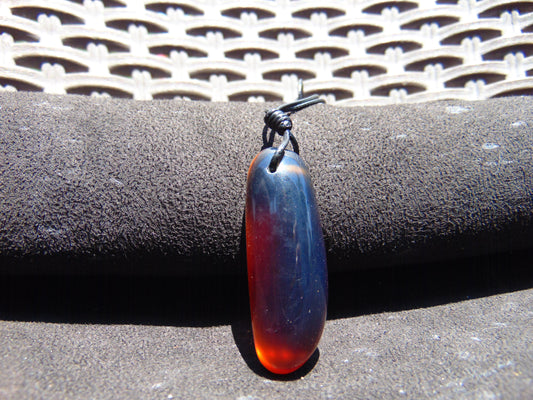 10 gr  Teardrop Pendant Indonesian Amber for Healing N7