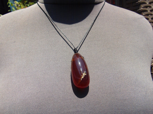 13 gr Teardrop Pendant Indonesian Amber for Healing 25N81