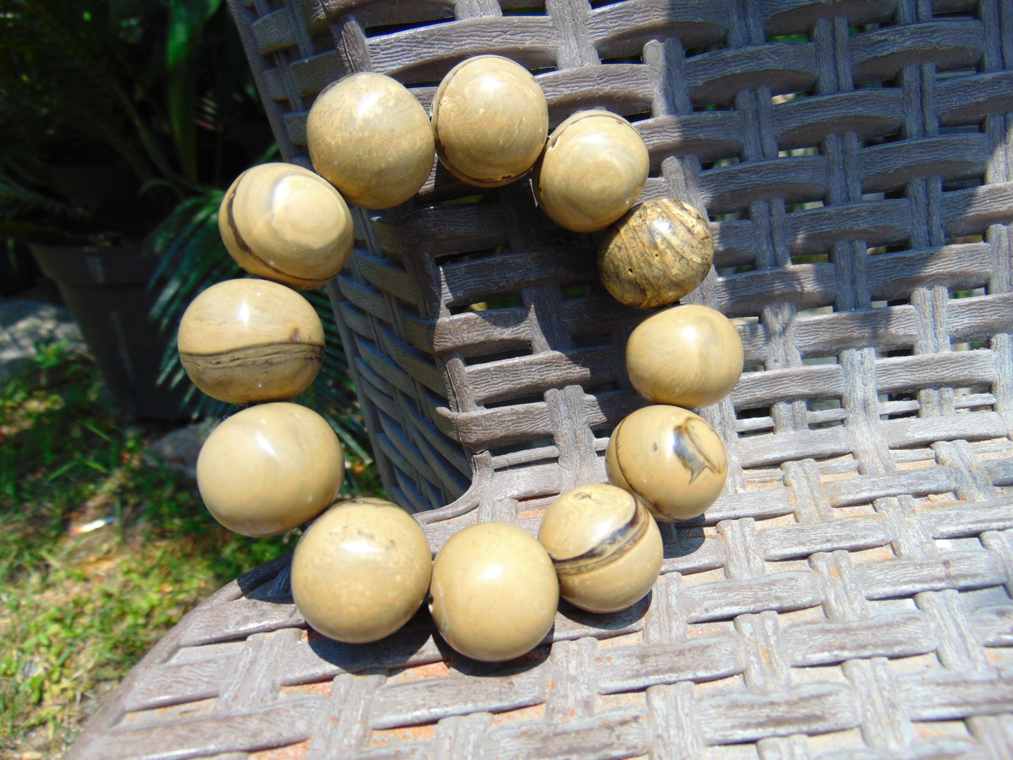 55 gram 12 Beads Mala Bracelet Indonesian Yellow Fragrant Amber 20 mm for Healing F12K1
