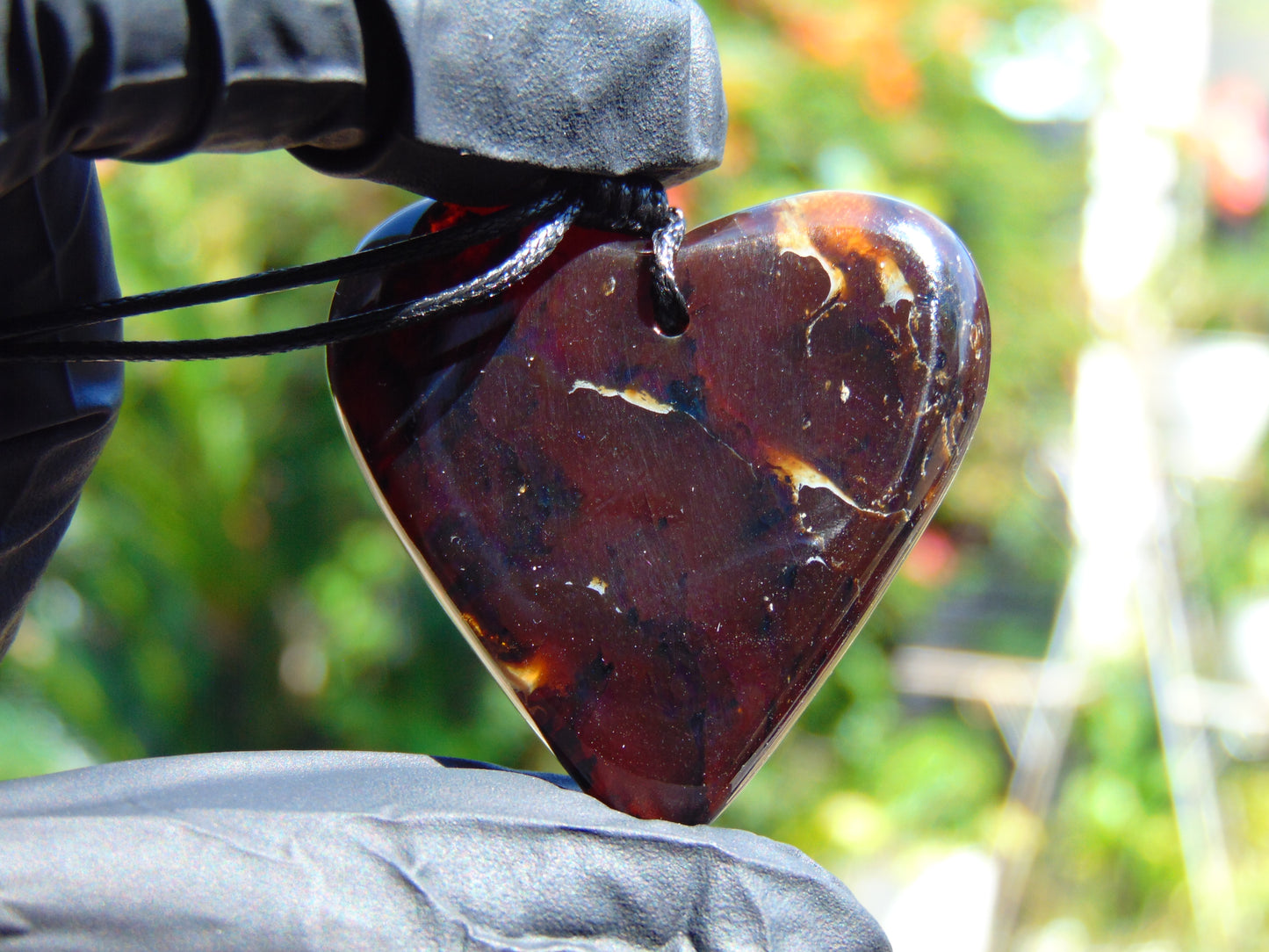9 gr Heart Pendant Indonesian Red  Amber for Healing 26A214