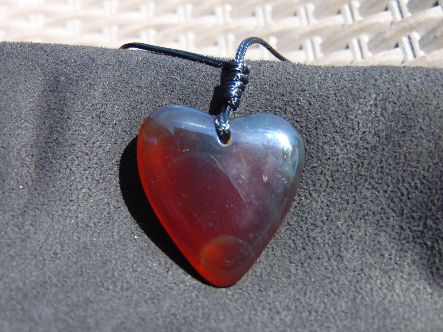 5 gr Heart Pendant Indonesian Red Blue Amber for Healing 25N229
