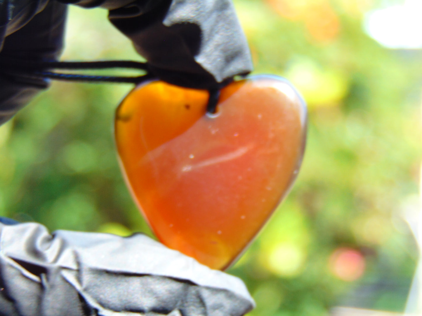 5 gr Heart Pendant Indonesian Red Blue Amber for Healing 25N229