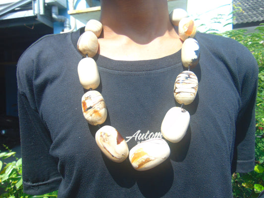 206 gr Small Necklace Indonesian Amber for Healing A11K43