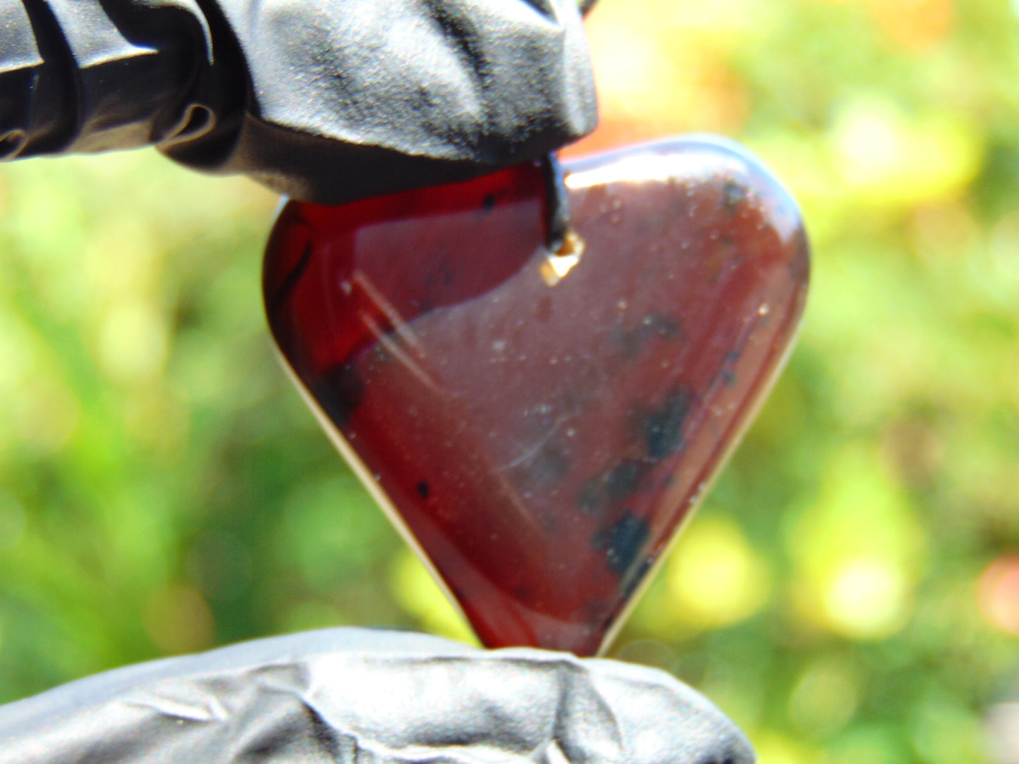 8 gr Heart Pendant Indonesian Black Red Blue Amber for Healing 26Y130