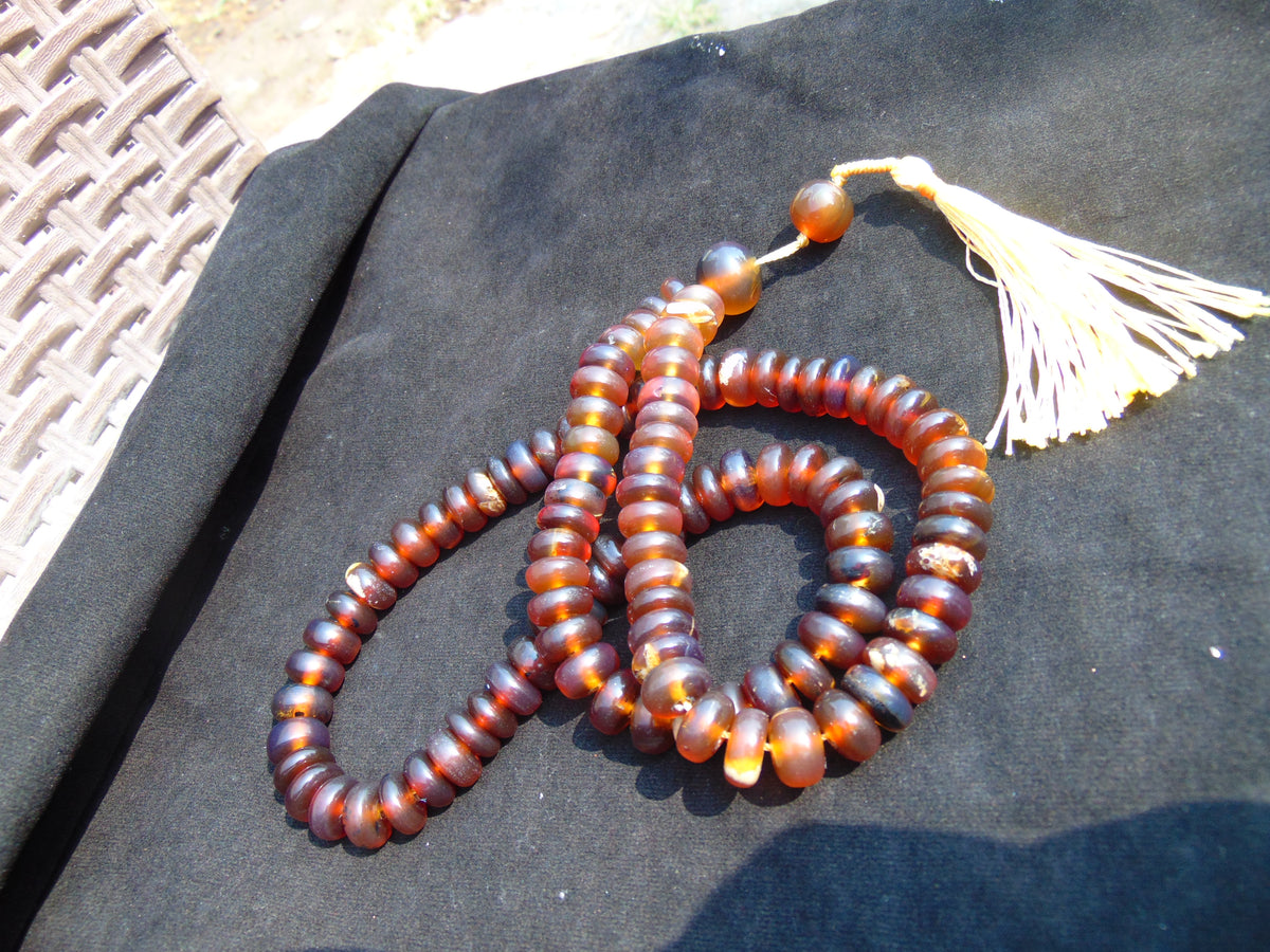 81 gram 108 Rosary Mala Buddha for Yoga and Meditation Indonesian Yellow Red Blue Amber for Healing 26SR9