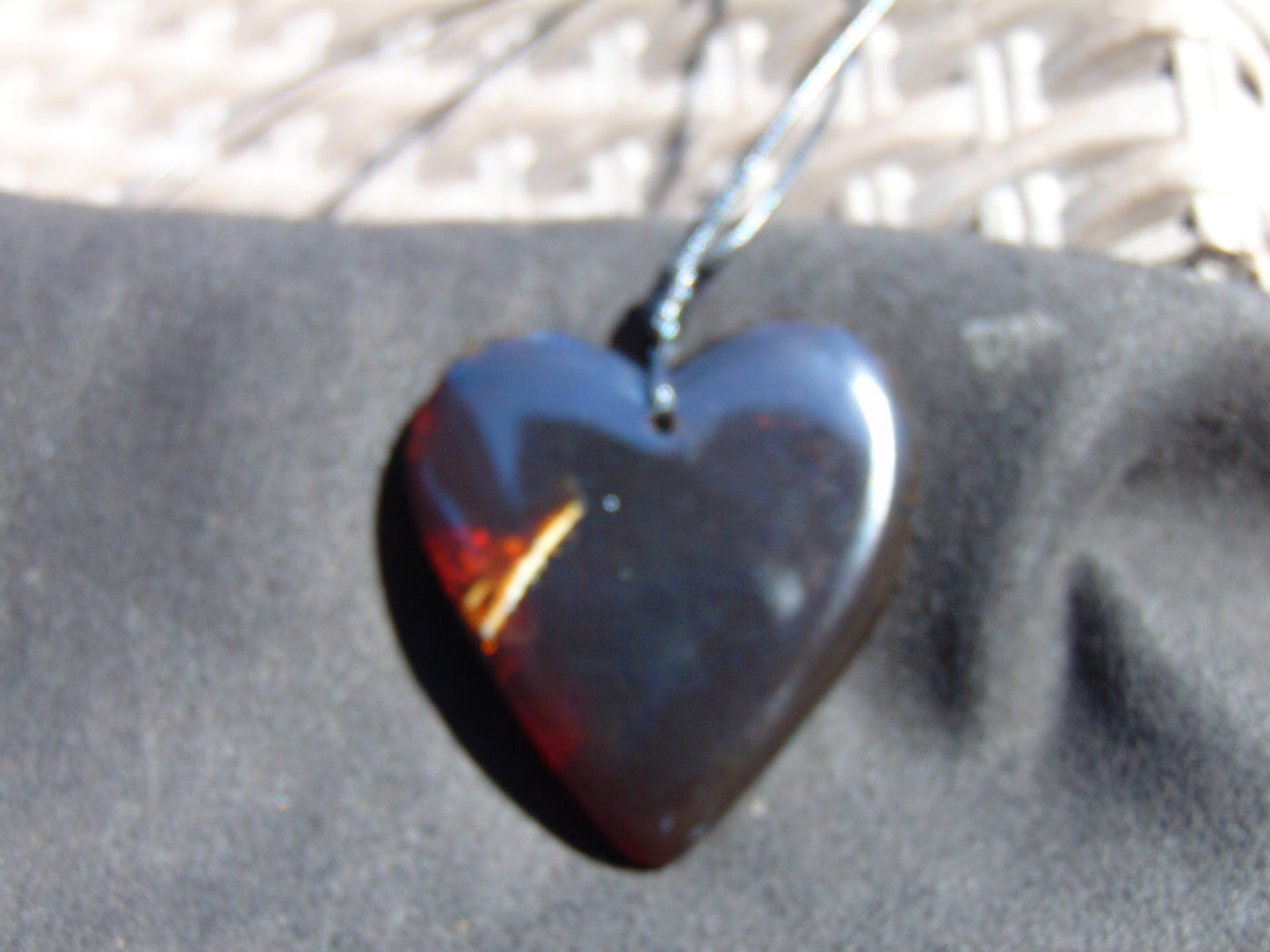 13 gr Heart Pendant Indonesian Cherry Red Honey Amber for Healing 26N62