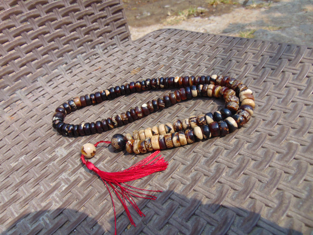 87 gram 108 Rosary Mala Buddha for Yoga and Meditation Indonesian Amber for Healing 26SR8