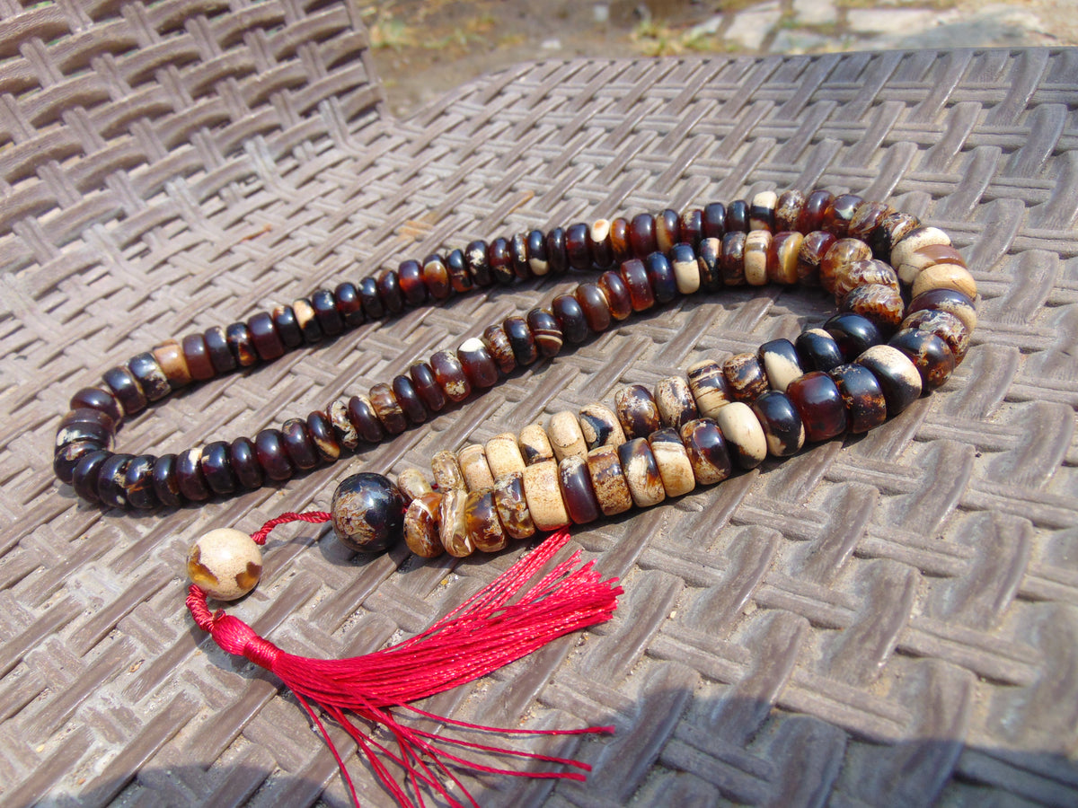 87 gram 108 Rosary Mala Buddha for Yoga and Meditation Indonesian Amber for Healing 26SR8