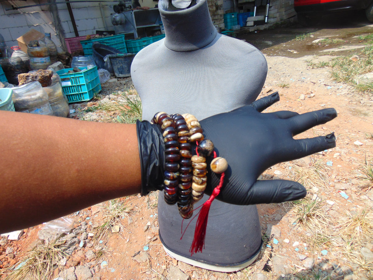 87 gram 108 Rosary Mala Buddha for Yoga and Meditation Indonesian Amber for Healing 26SR8