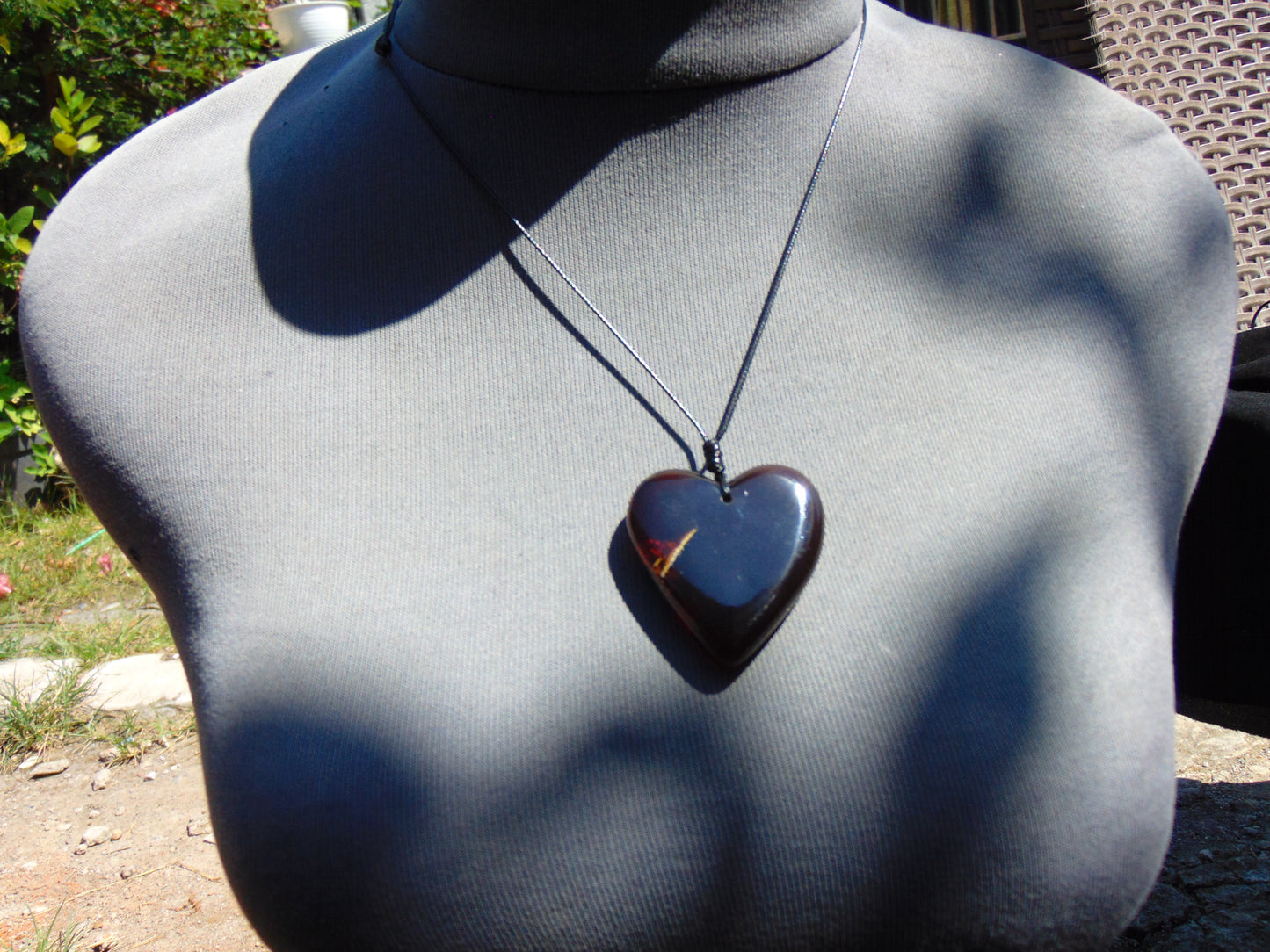 13 gr Heart Pendant Indonesian Cherry Red Honey Amber for Healing 26N62
