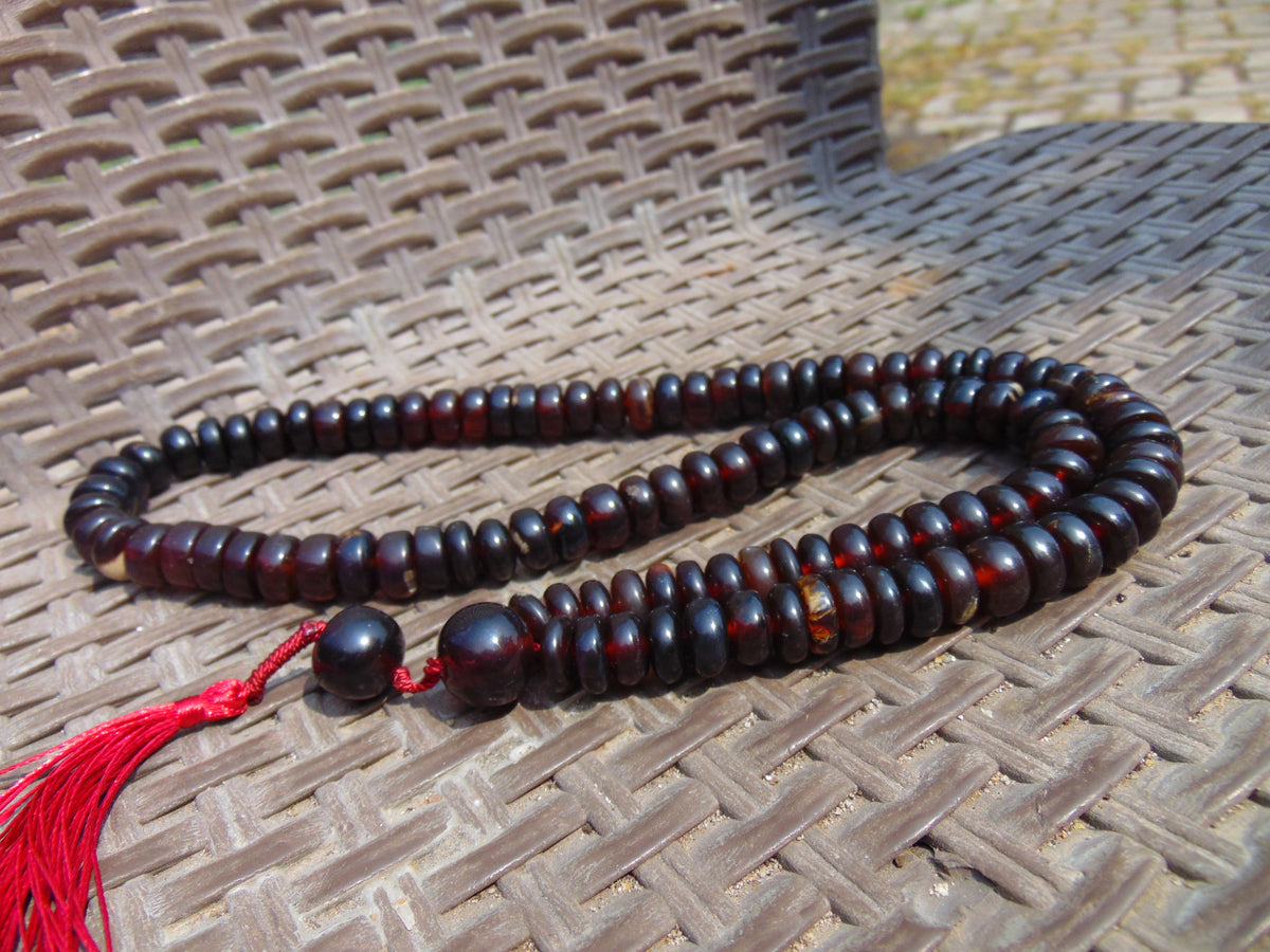 82 gram 108 Rosary Mala Buddha for Yoga and Meditation Indonesian Black Amber for Healing 26SR11
