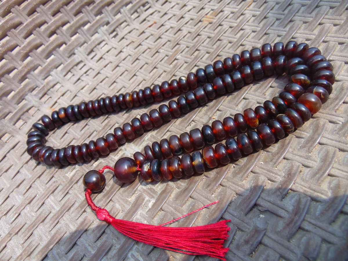 82 gram 108 Rosary Mala Buddha for Yoga and Meditation Indonesian Yellow Red Blue Amber for Healing 26SR10