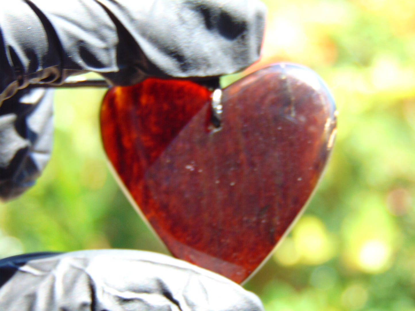 7 gr Heart Pendant Indonesian Amber for Healing 26N58