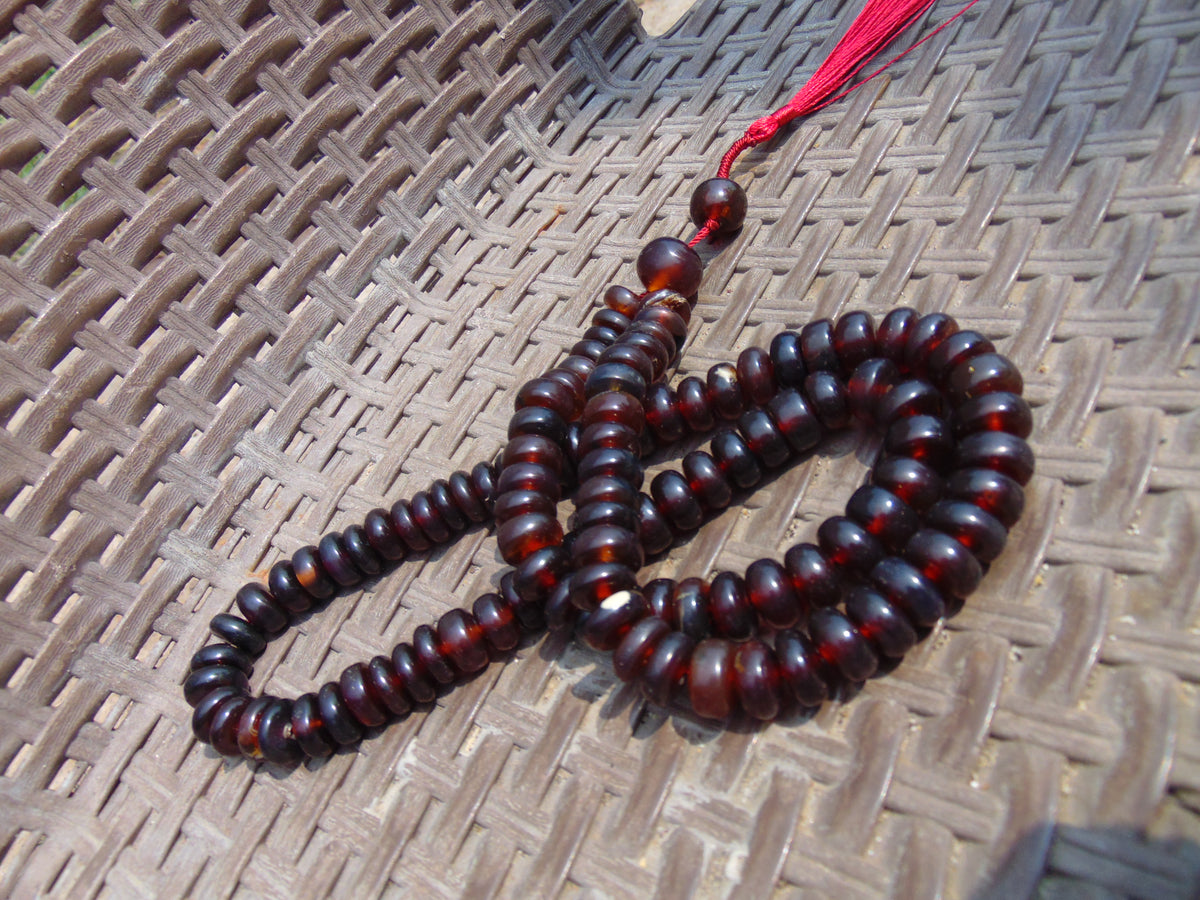 82 gram 108 Rosary Mala Buddha for Yoga and Meditation Indonesian Yellow Red Blue Amber for Healing 26SR10