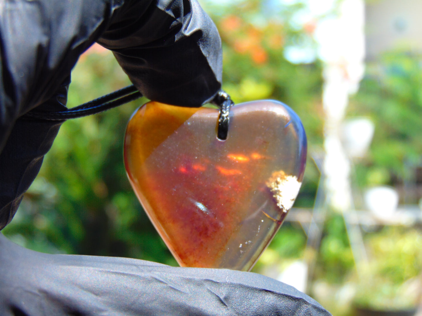 10 gr Heart Pendant Indonesian Crystal Blue Amber for Healing 26Y121
