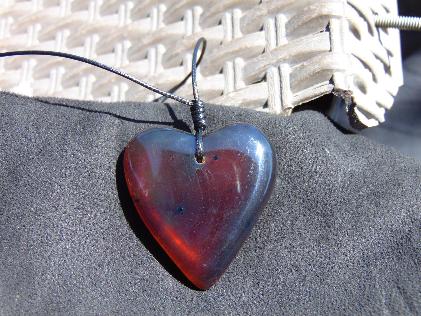 11 gr Heart Pendant Indonesian Red Blue Amber for Healing 25N51
