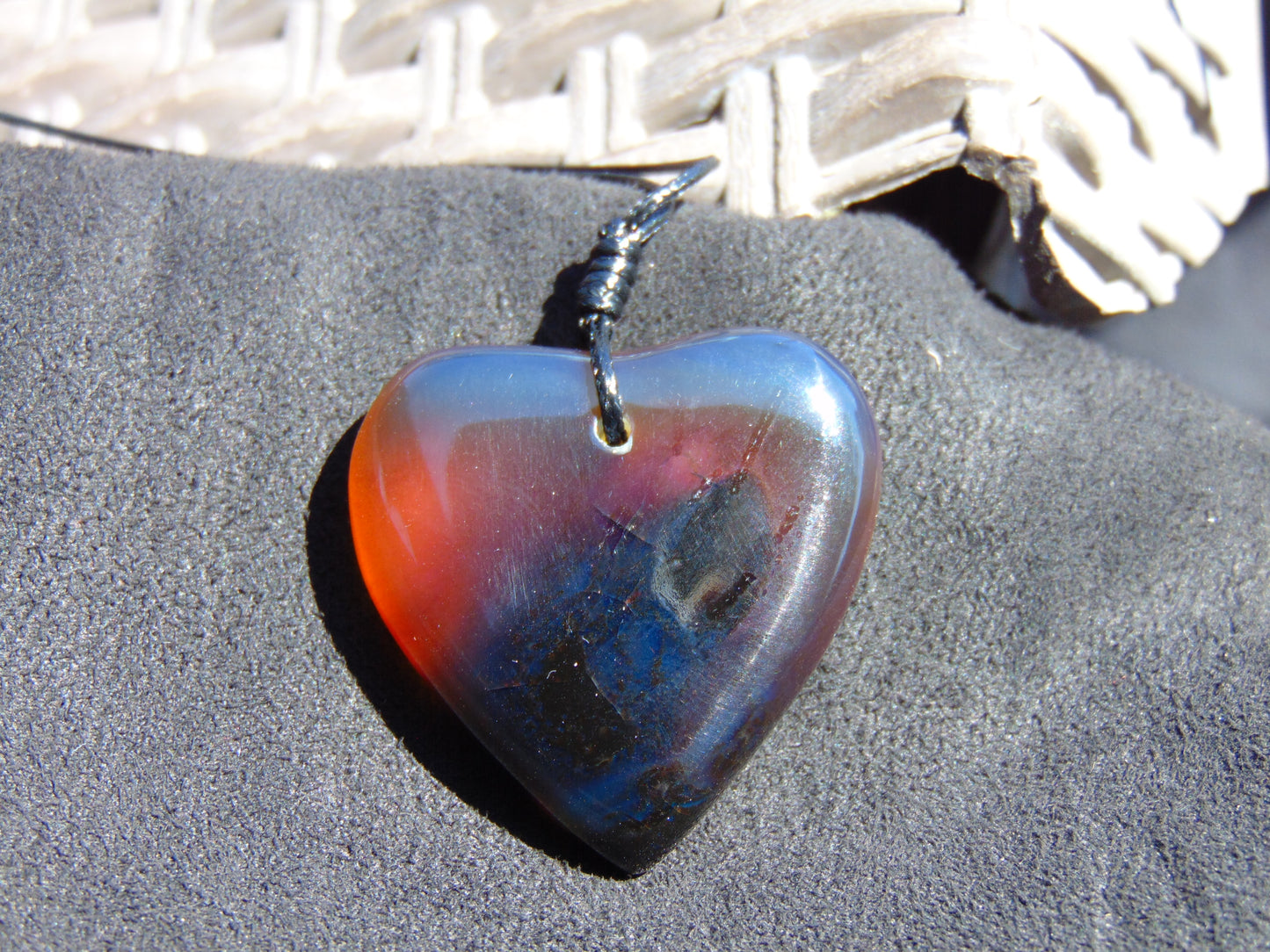 10 gr Heart Pendant Indonesian Red Blue Amber for Healing 26Y123