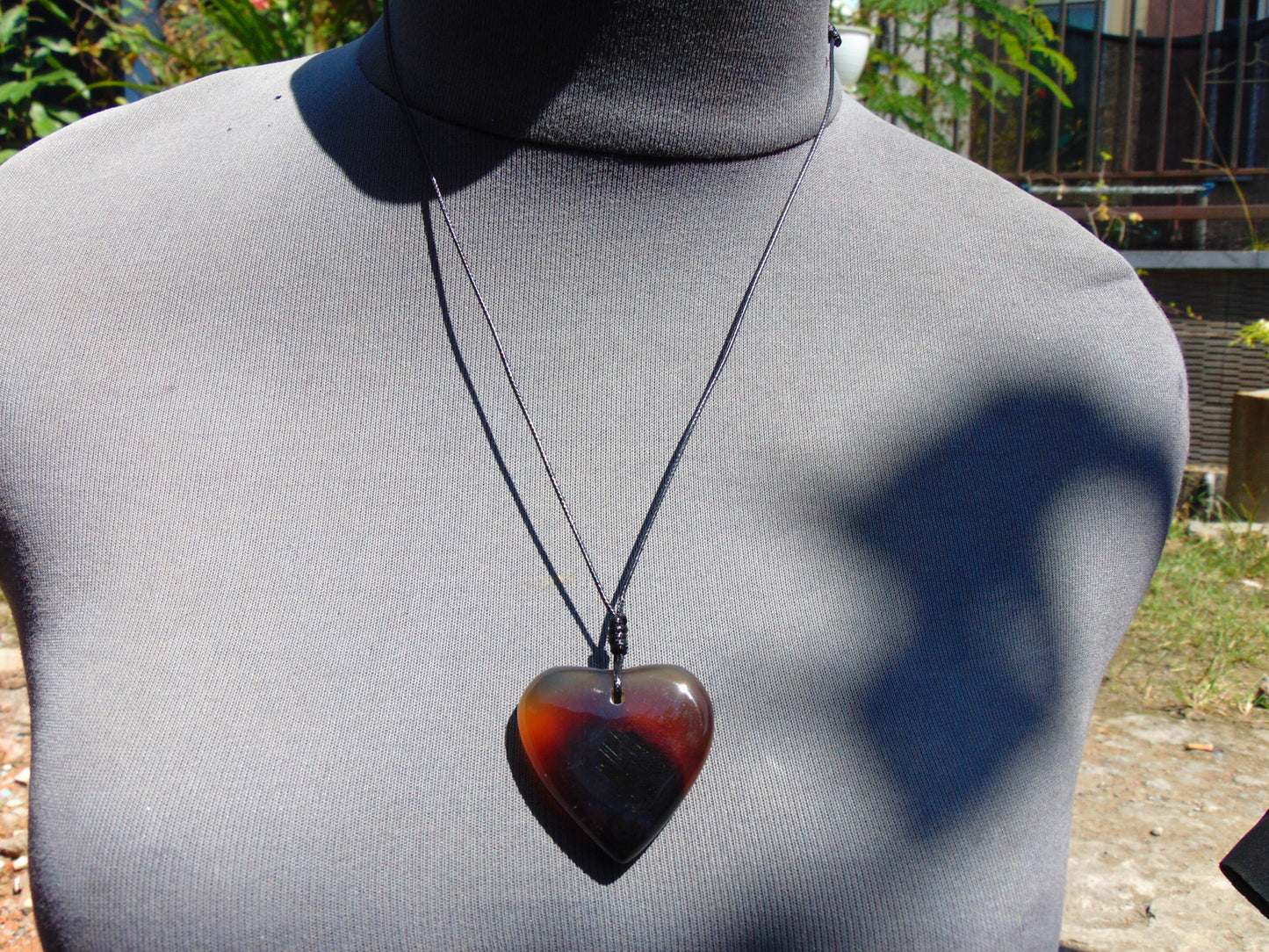 10 gr Heart Pendant Indonesian Red Blue Amber for Healing 26Y123