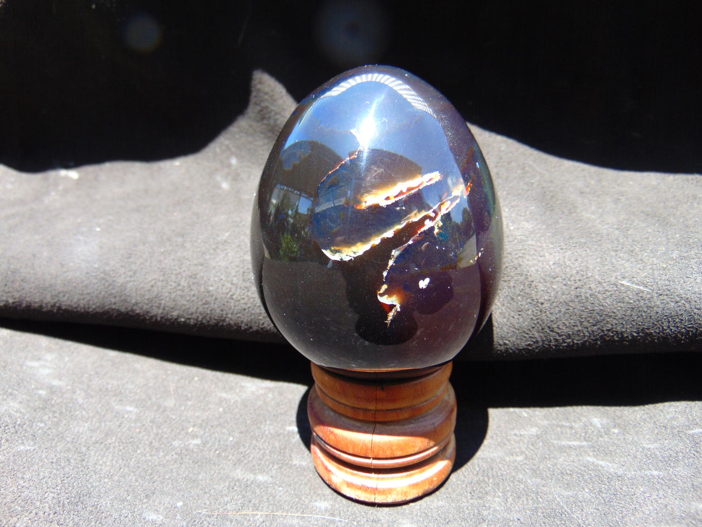 134 gr Shaped Egg 70x59 mm Indonesian Black Blue Amber for Healing TR13