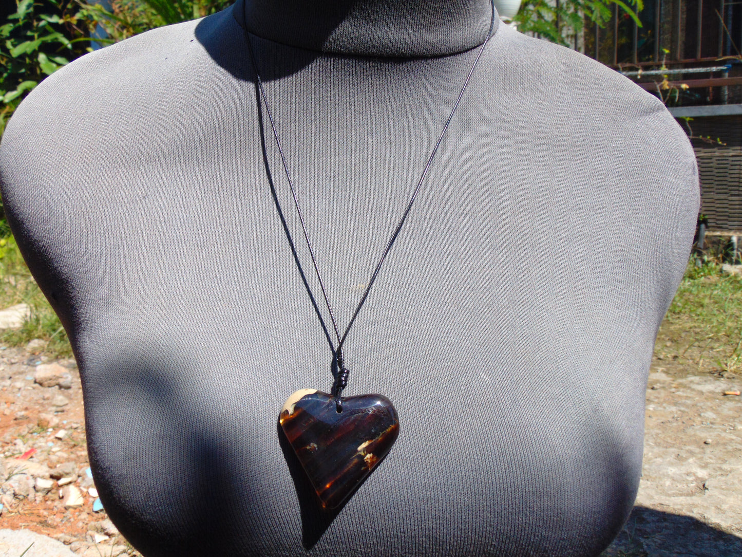 9 gr Heart Pendant Indonesian Black Blue Amber for Healing 26Y135