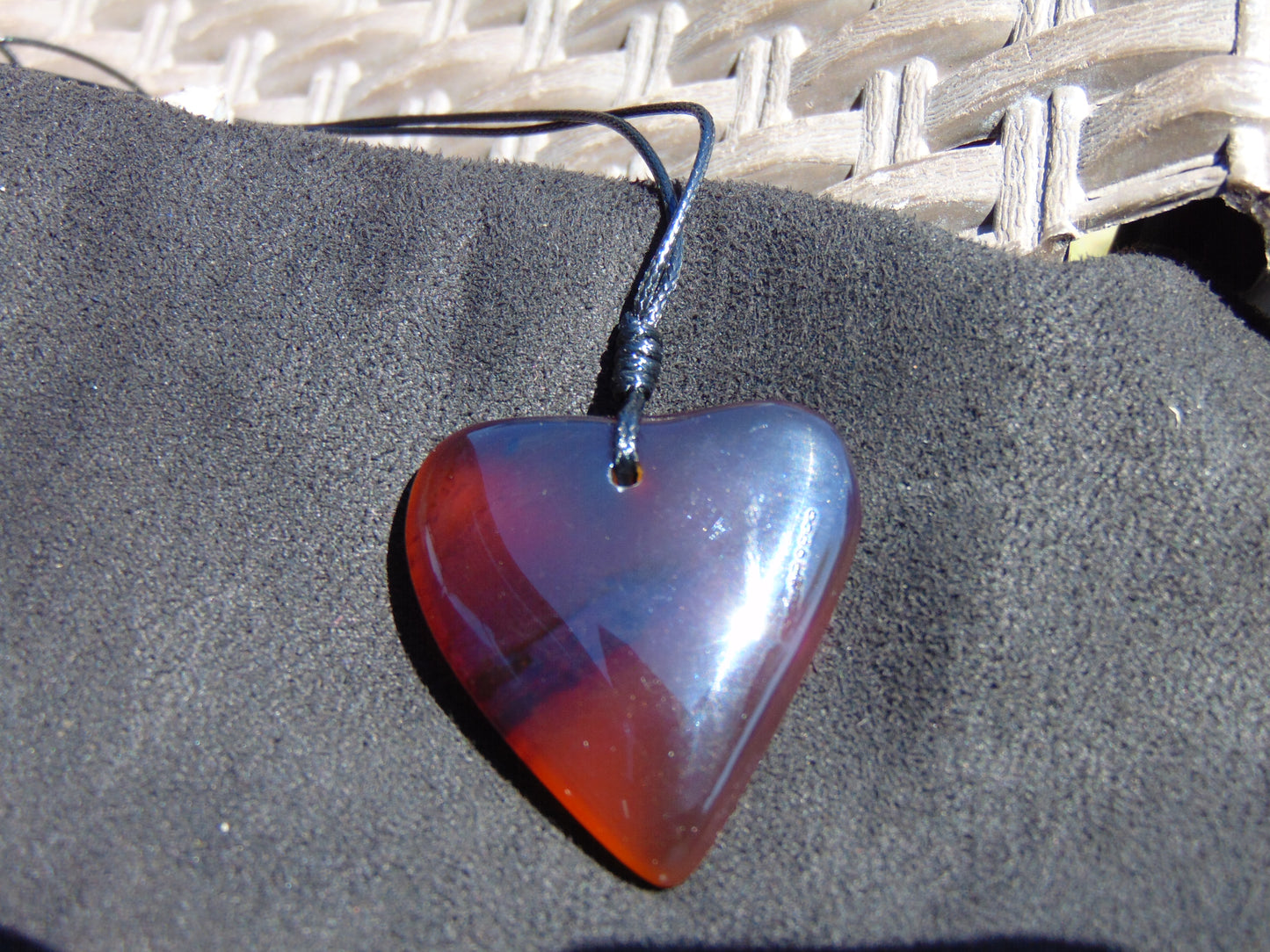 7 gr Heart Pendant Indonesian white Blue Amber for Healing 25N66