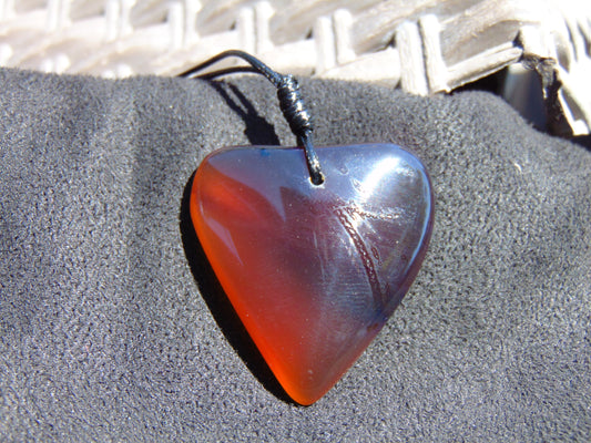 7 gr Heart Pendant Indonesian white Blue Amber for Healing 25N66
