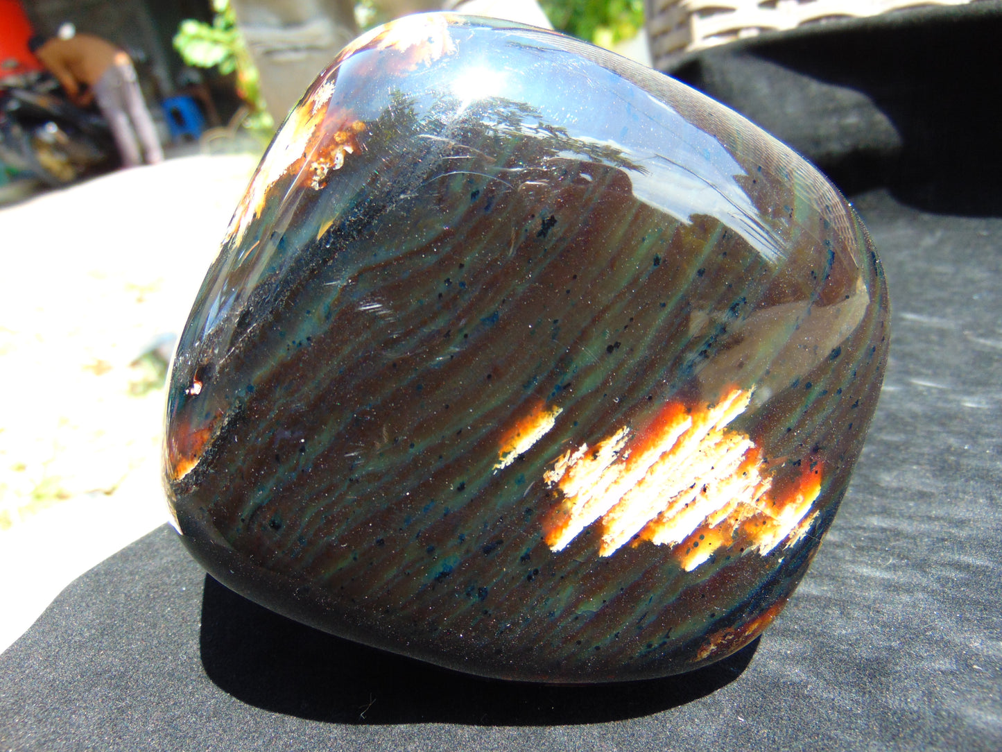 835 gram Shaped Square Block Polished 10x9x9 cm Indonesia Green White Amber for Healing AR245