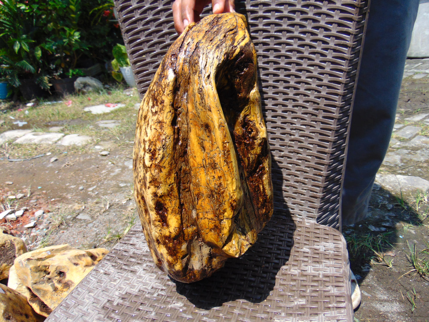 9390 gram Polished 38x32x14 cm Indonesia Yellow Fragrance Amber for Healing AY51AR